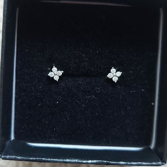 925 Silver Small Flower Studs - Picture 3 of 6